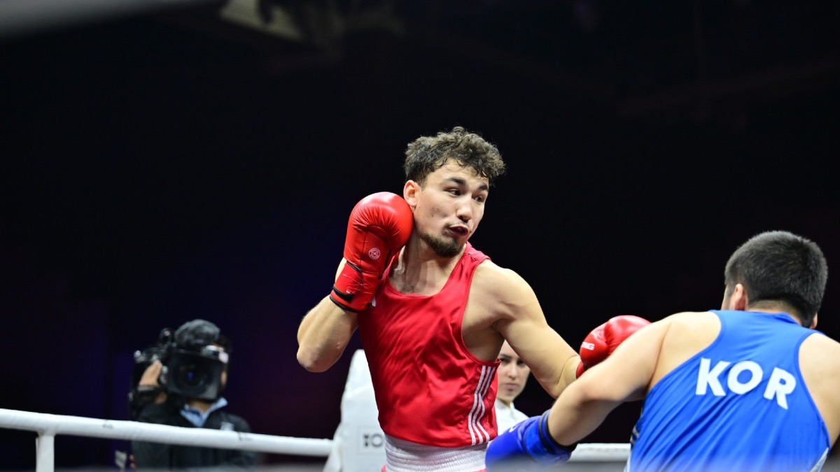 Казахстанский боксер вышел в полуфинал Кубка мира в Индии