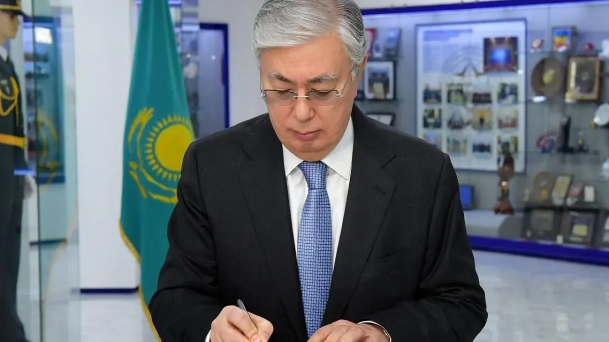 Тоқаев "Жасанды интеллект туралы" заңға қол қойды