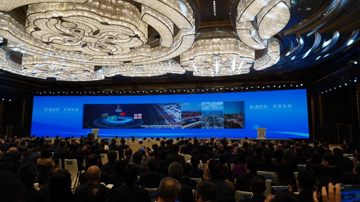 Казахстан расширяет железнодорожное сотрудничество с Китаем и странами Европы