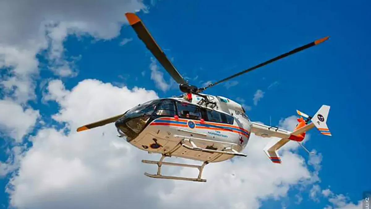 Түркістан облысындағы өрттен аман қалған үш адамның бірі тікұшақпен Шымкентке жеткізілді