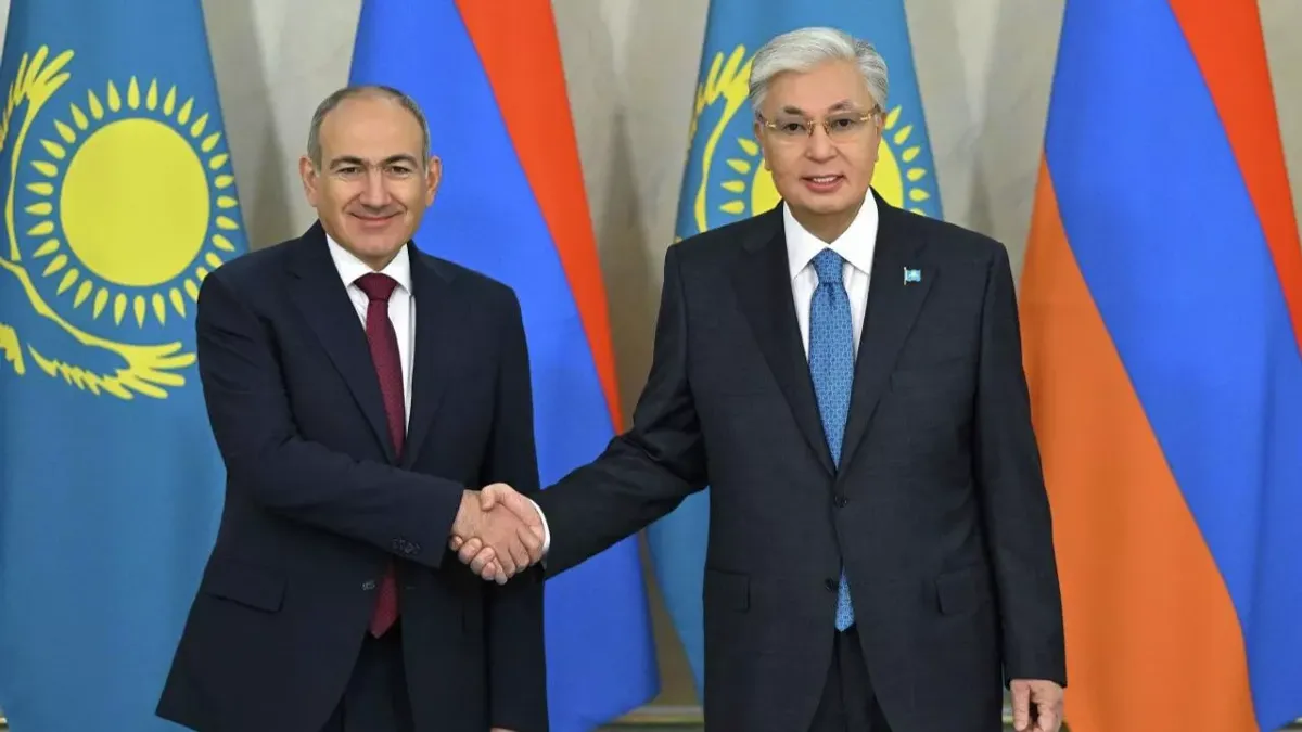 Тоқаев пен Пашинян Ақордада келіссөз жүргізді