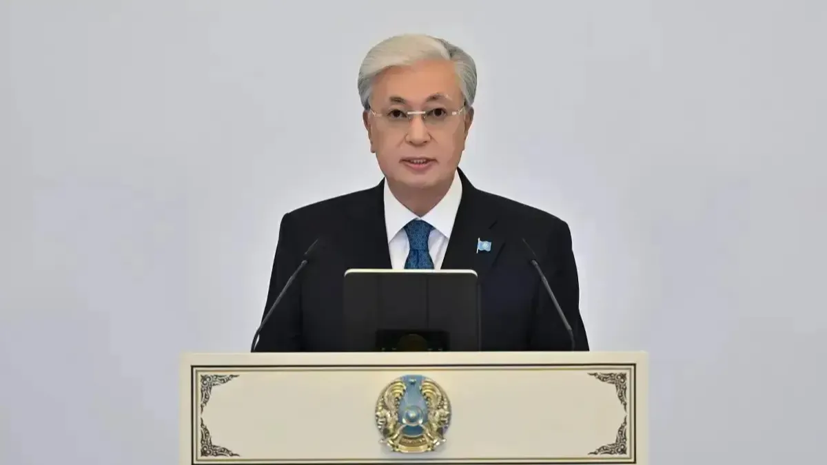 Тоқаев Украинадағы жағдайды реттеу жөнінде Трамптың ұсынысын қолдады