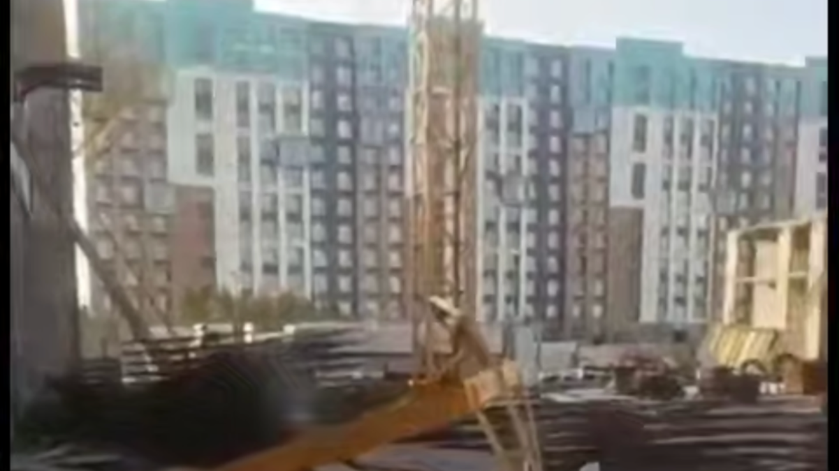 Строительная люлька оборвалась в Астане: есть пострадавшие 