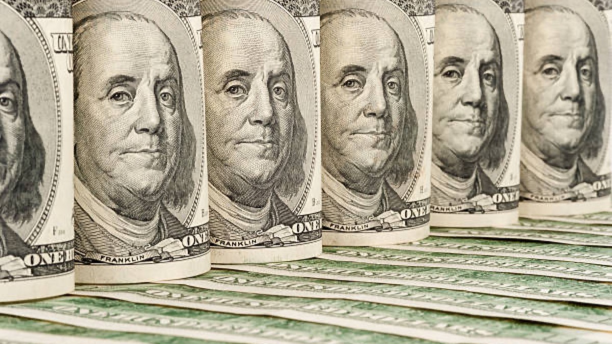 Доллар снова подешевел в Казахстане 