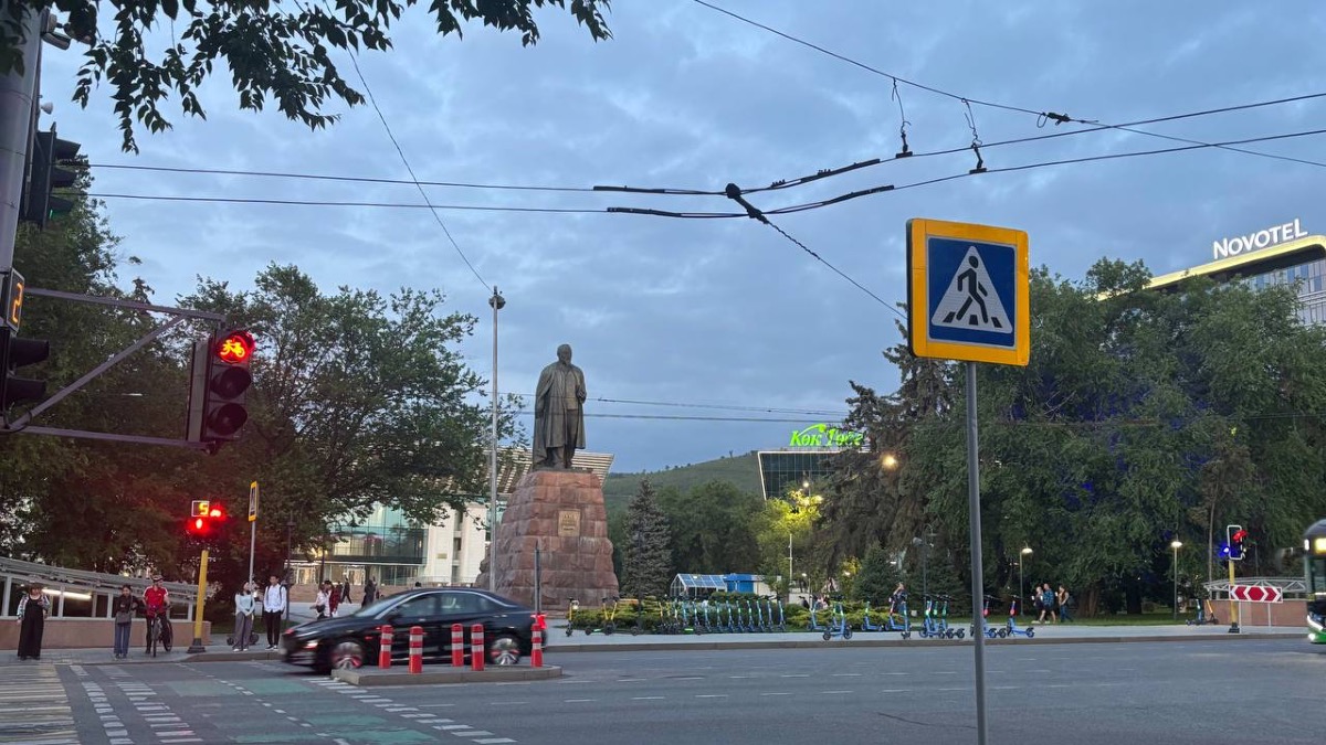 Синоптикики рекомендуют сократить прогулки жителям 8 городов Казахстана 