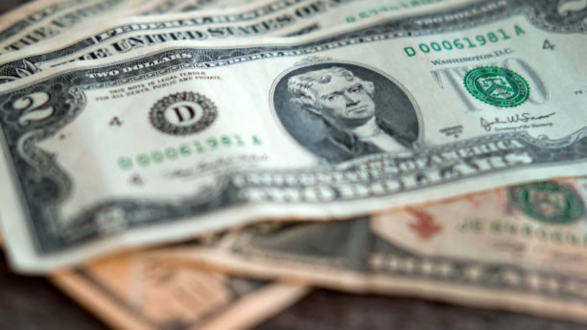 Доллар немного поднялся в Казахстане 