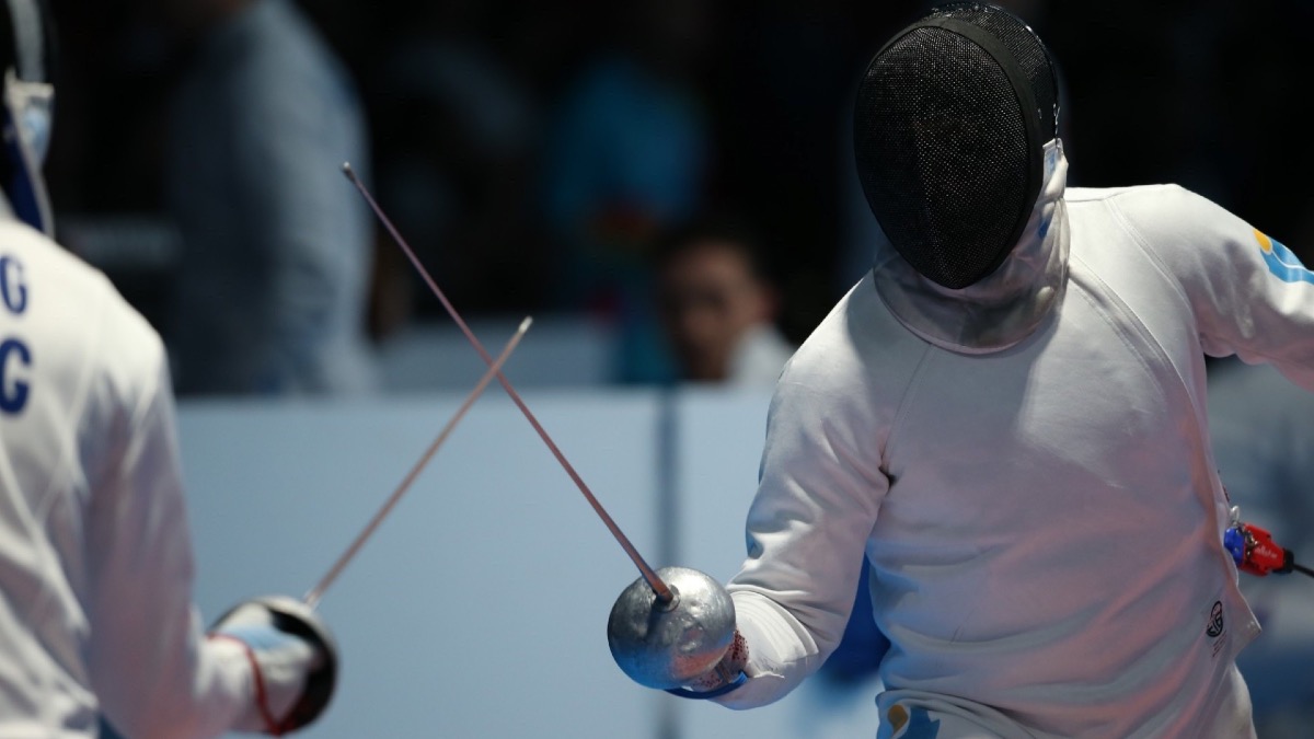 Казахстанские шпажисты вошли в десятку лучших на юниорском этапе Кубка мира