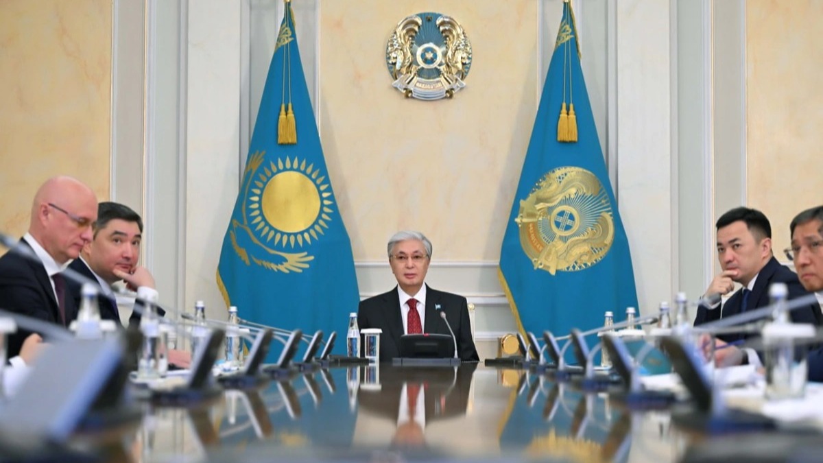 Тоқаев өңірлік жүк авиахабтарын дамыту жөнінде кеңес өткізді   