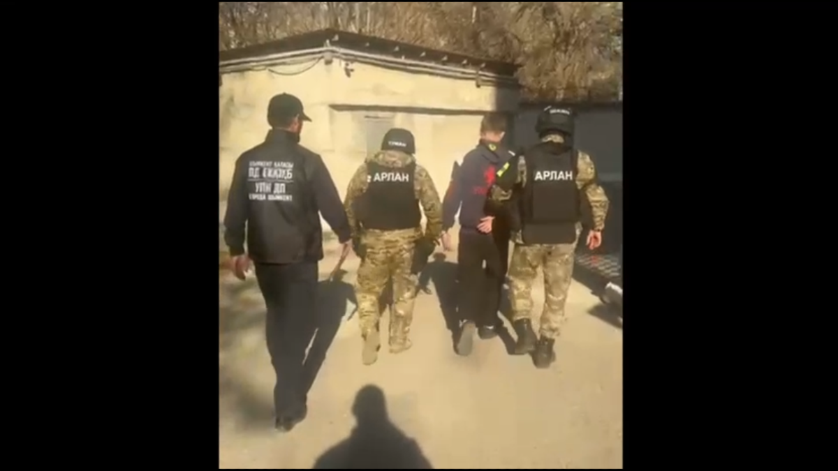 Иностранцы с крупной партией наркотиков задержаны в Шымкенте