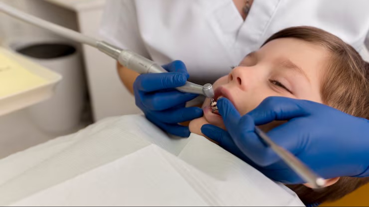 ФСМС опровергла слухи о бесплатных брекетах и имплантах для детей