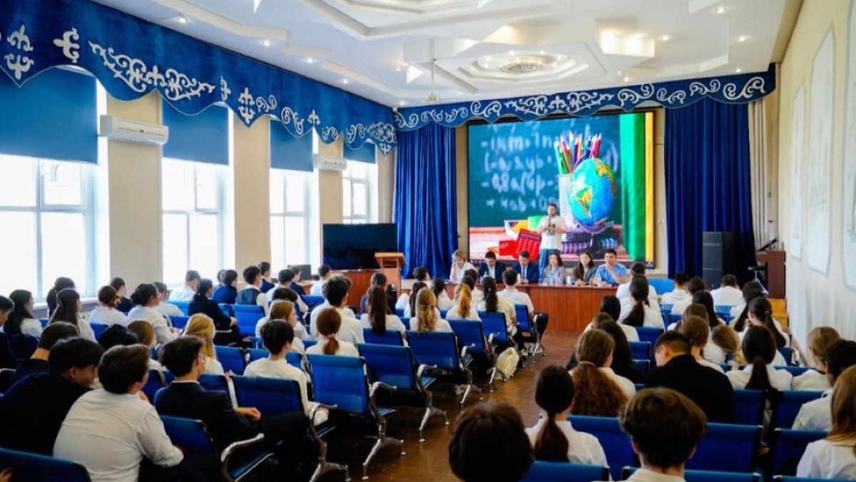 В Астане усиливают меры по профилактике буллинга в школах