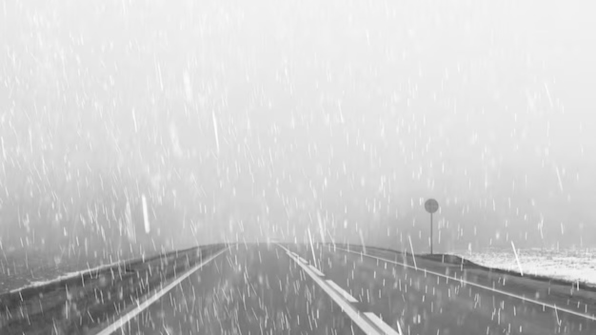 В шести областях Казахстана ввели ограничения движения из-за непогоды