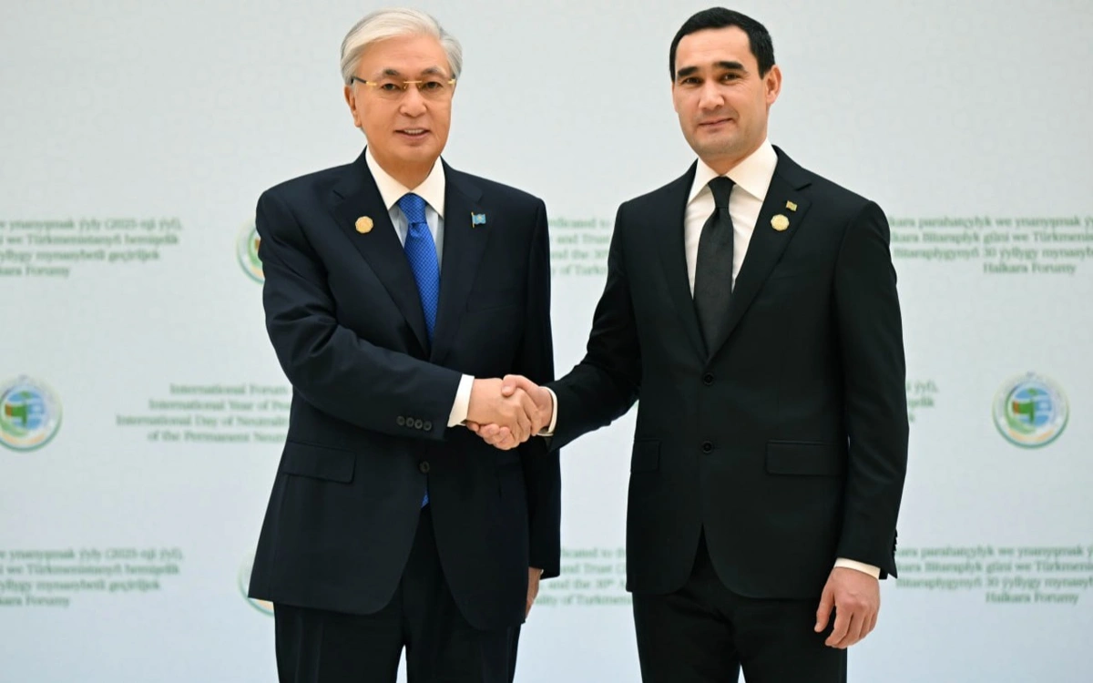 Президент Ашхабадтағы Конгресс орталығына барды