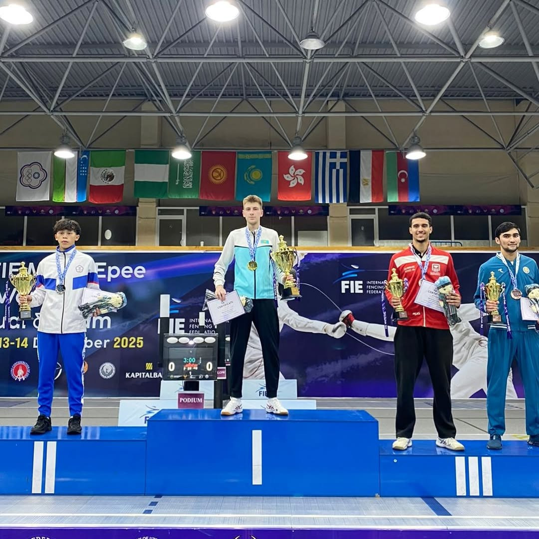 Казахстанский шпажист завоевал "золото" на юниорском этапе кубка мира