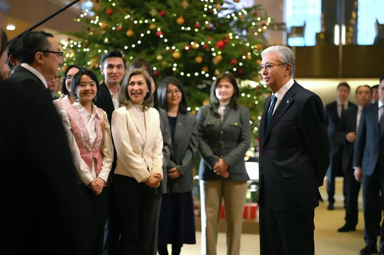 Тоқаев Жапонияда тұрып жатқан қазақстандықтармен кездесті