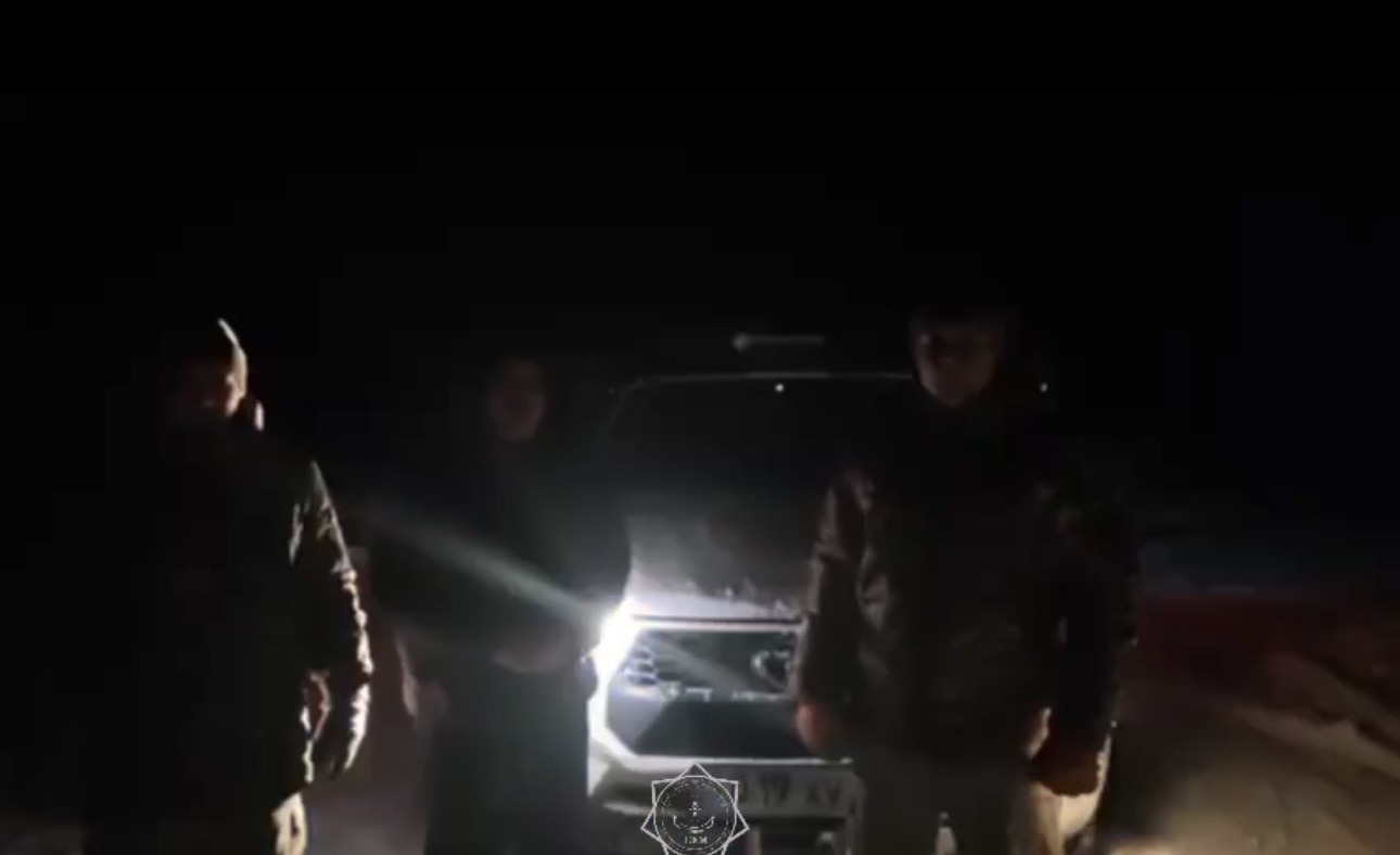 Спасатели помогли иностранцу выбраться из снежного плена в Костанайской области