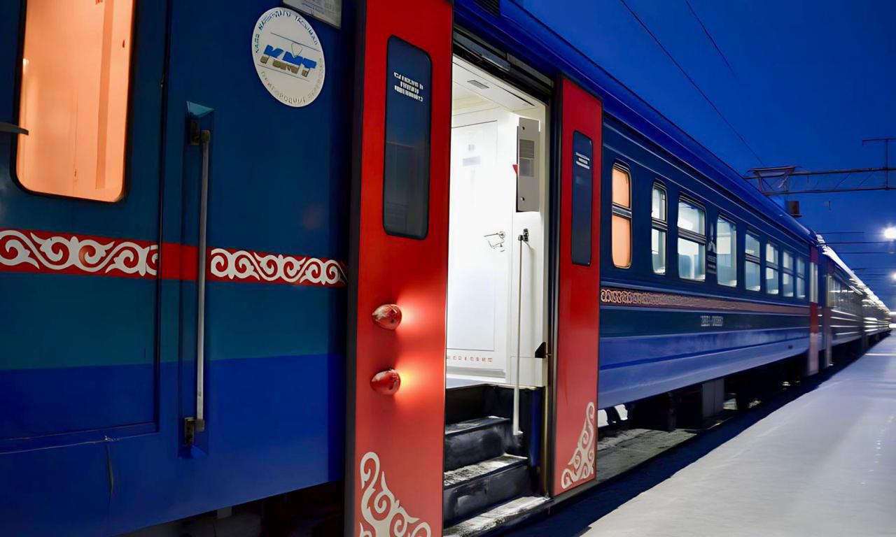 13 дополнительных пригородных поездов запускают в Астане из-за непогоды