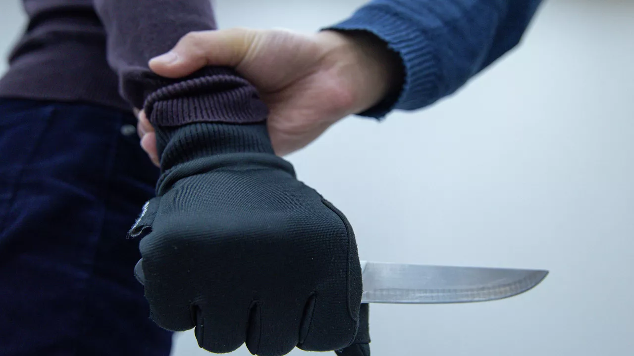 Ақтауда ер адам досын пышақтап тастады