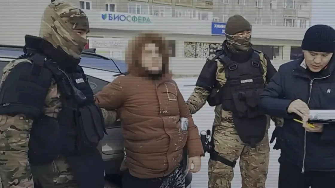 Қарағандыда балалар үйінің тәрбиеленушілерін бопсалаумен айналысты деген топ ұсталды