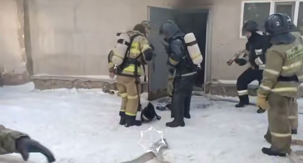 Спасатели предотвратили взрыв при пожаре в Астане