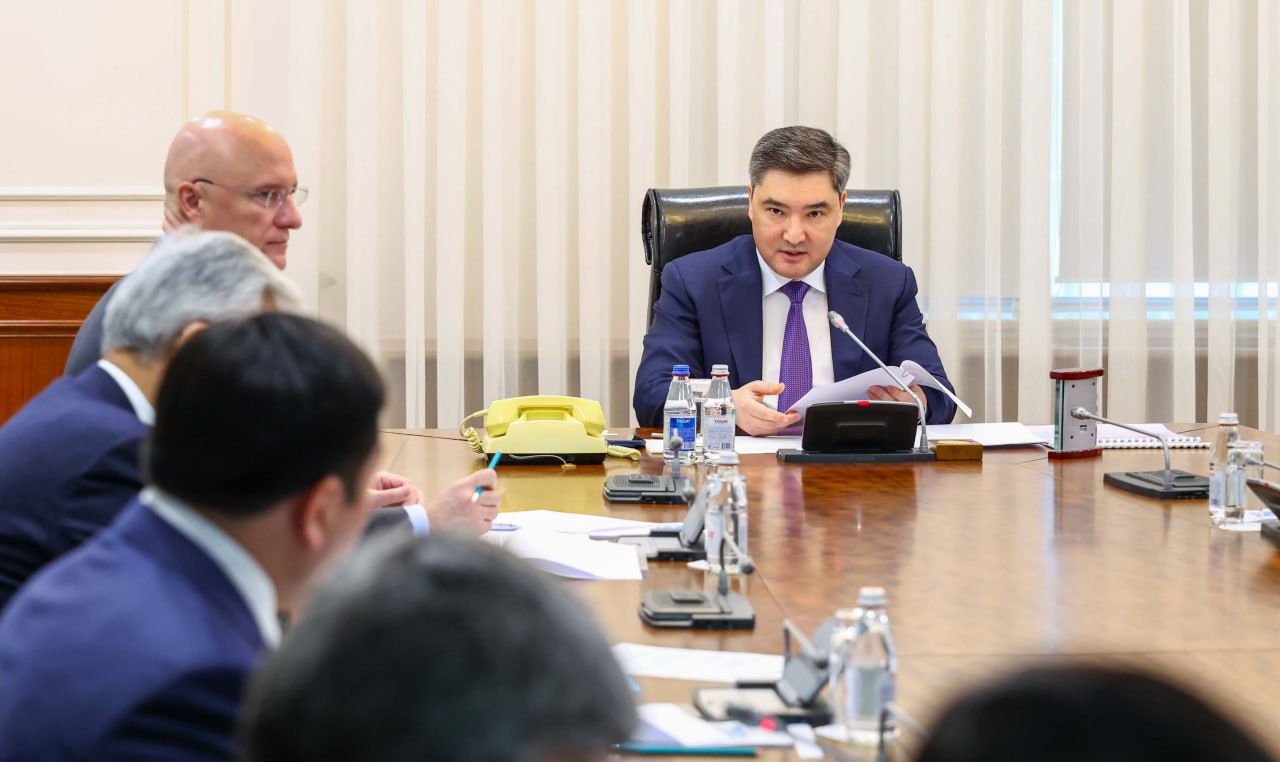 Бектенов провел совещание по развитию электроэнергетической отрасли