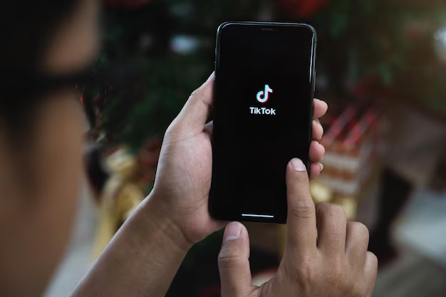 TikTok усиливает возрастной контроль