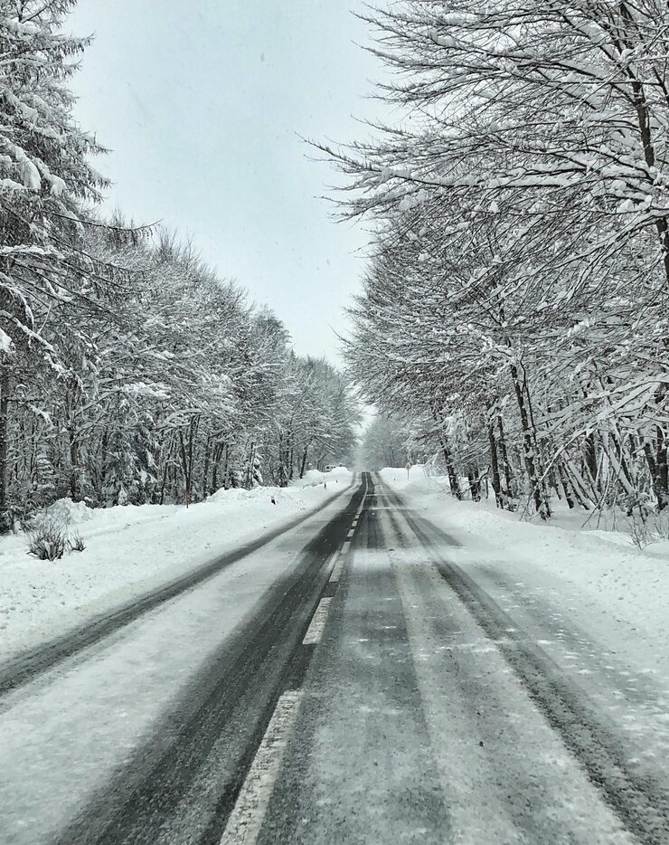 В нескольких областях Казахстана ограничили движение автотранспорта