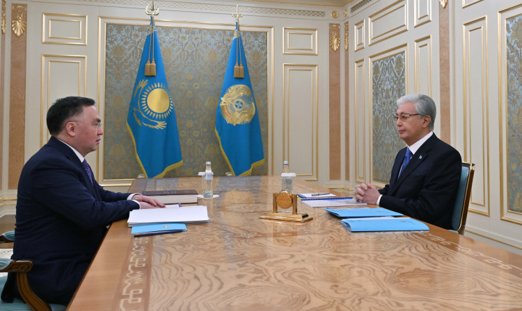 Президент принял председателя Верховного суда Асламбека Мергалиева
