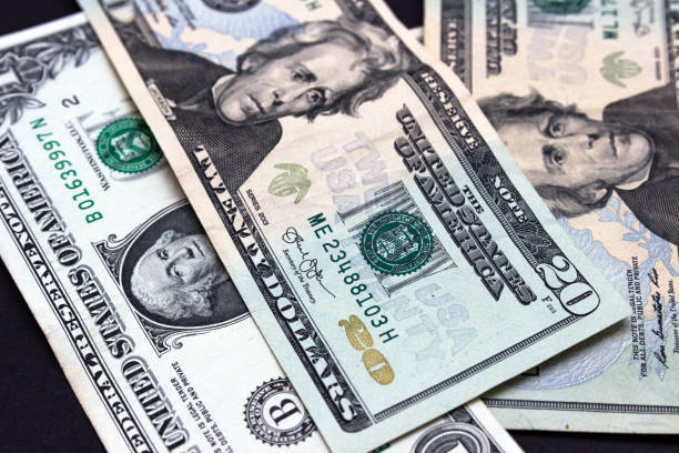 Доллар резко вырос на 4 тенге