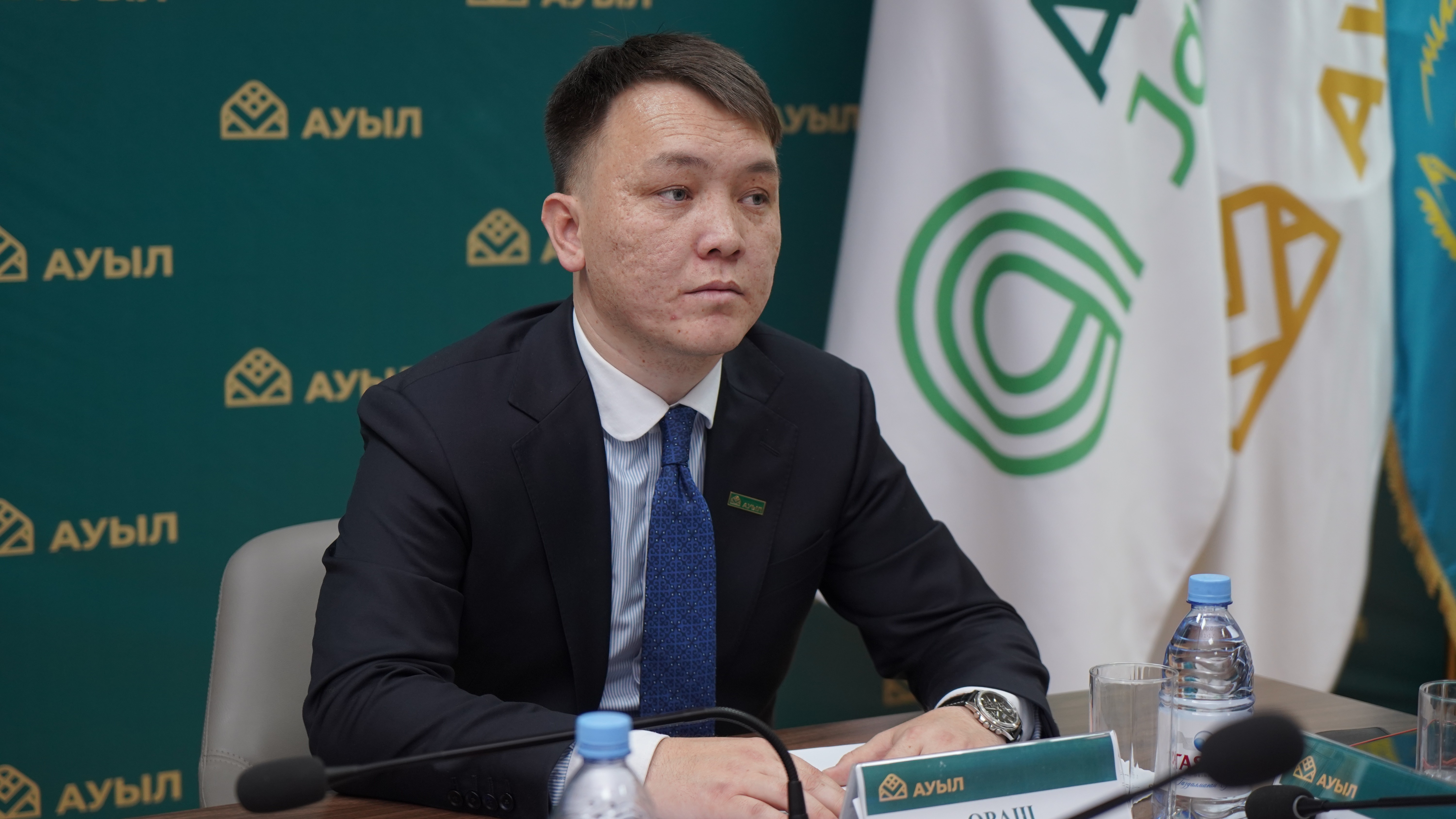 «Конституциялық реформа - елдің ұзақ мерзімді дамуының негізі» тақырыбындағы студенттік өзін-өзі басқару көшбасшыларымен өтетін диалог алаңы