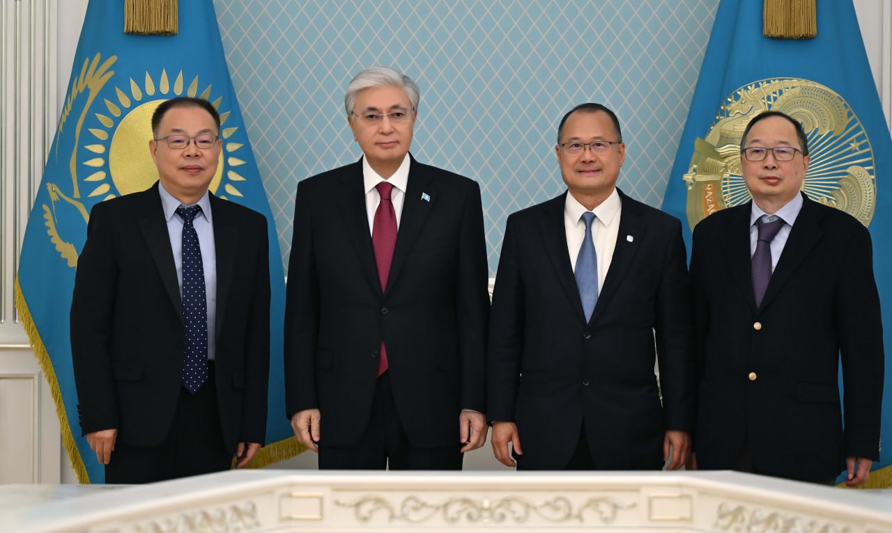 Токаев принял председателя корпорации Sunwah Group