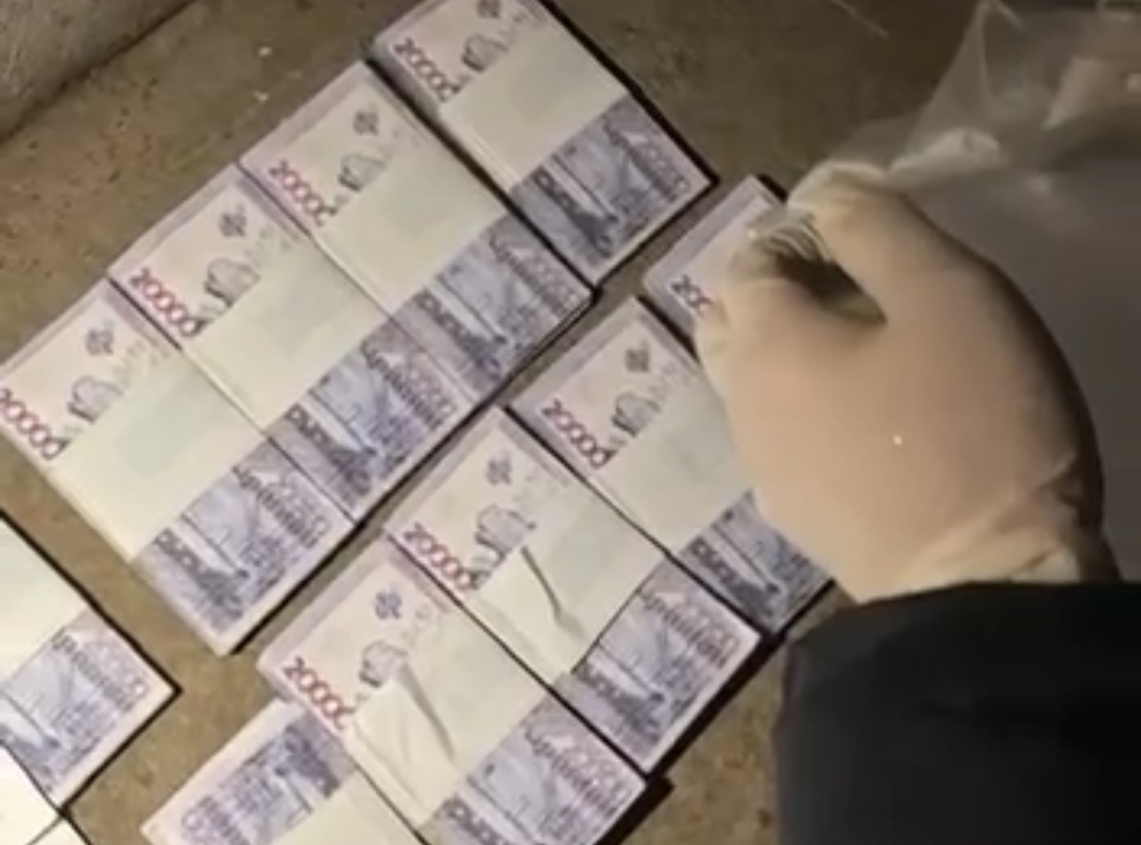 Вымогавшего 20 млн тенге у предпринимателя задержали в Шымкенте