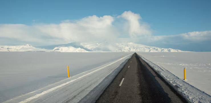 В двух регионах Казахстана закрыли трассы из-за непогоды