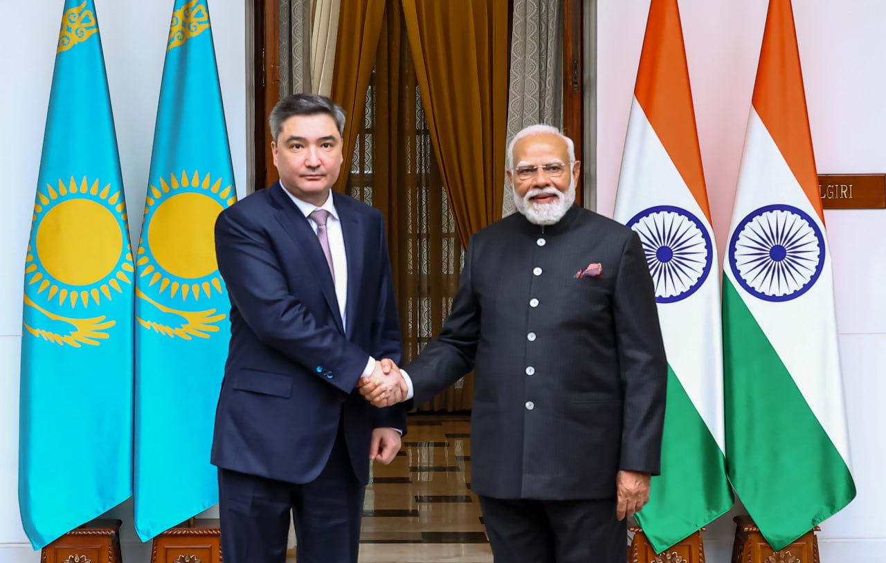 Бектенов провел переговоры с Премьер-министром Индии