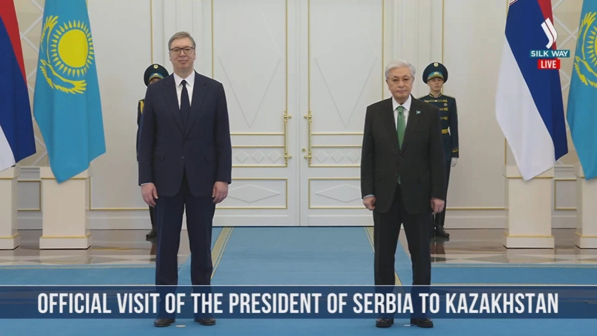 Тоқаев Сербия Президенті Александр Вучичті Ақордада қарсы алды