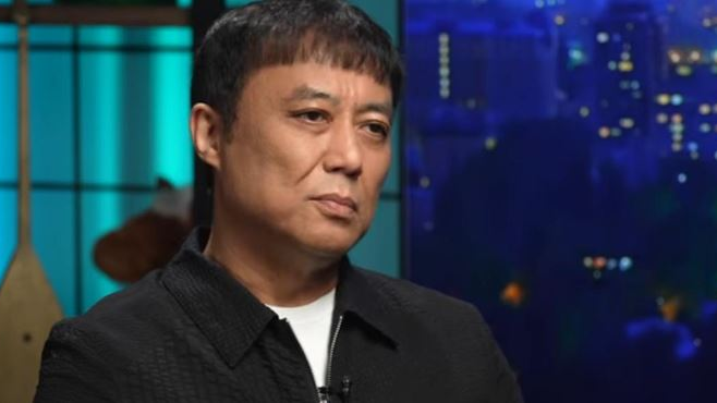 «Ақылыңды бір жеріңе тығып қой»: Саят Медеуов өнердегі әріптесін сынға алды