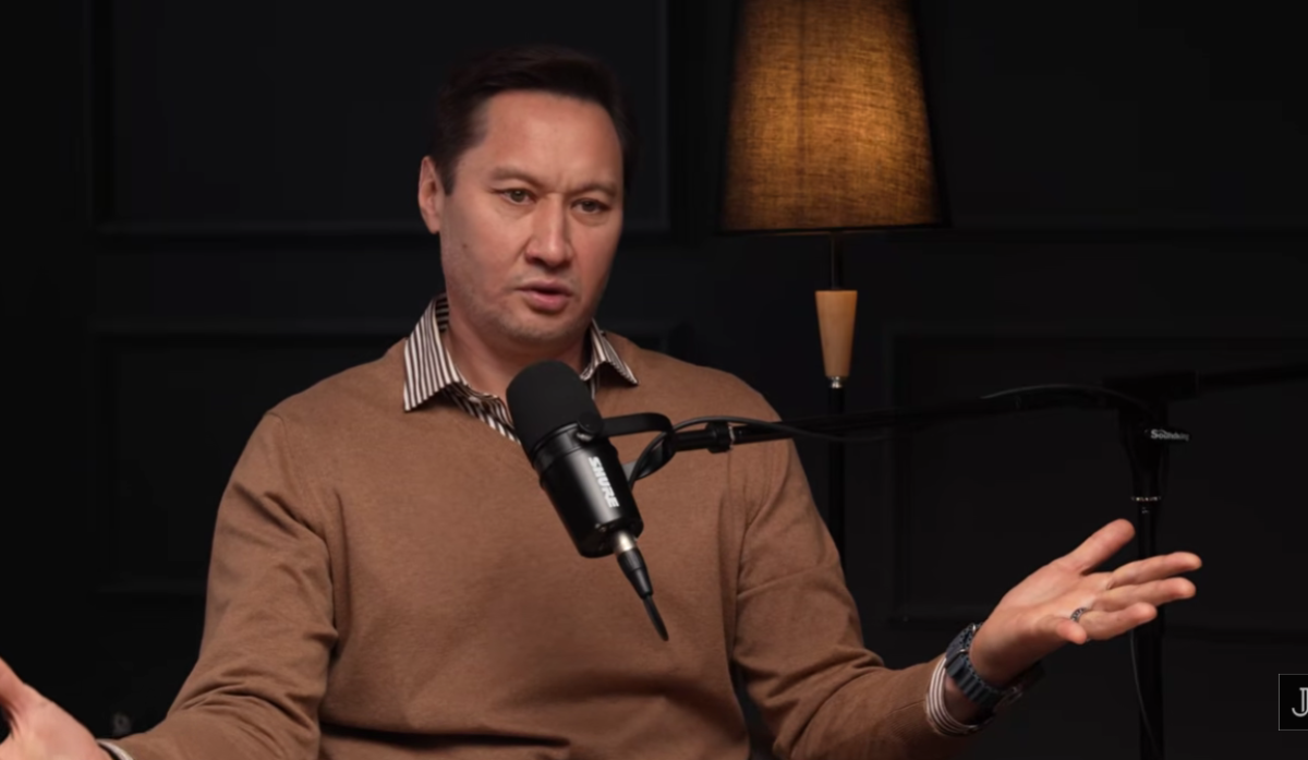 «Атып өлтіріп кетеді деп ойладым»: Азамат Сатыбалды басшылықтан неге кеткенін айтты