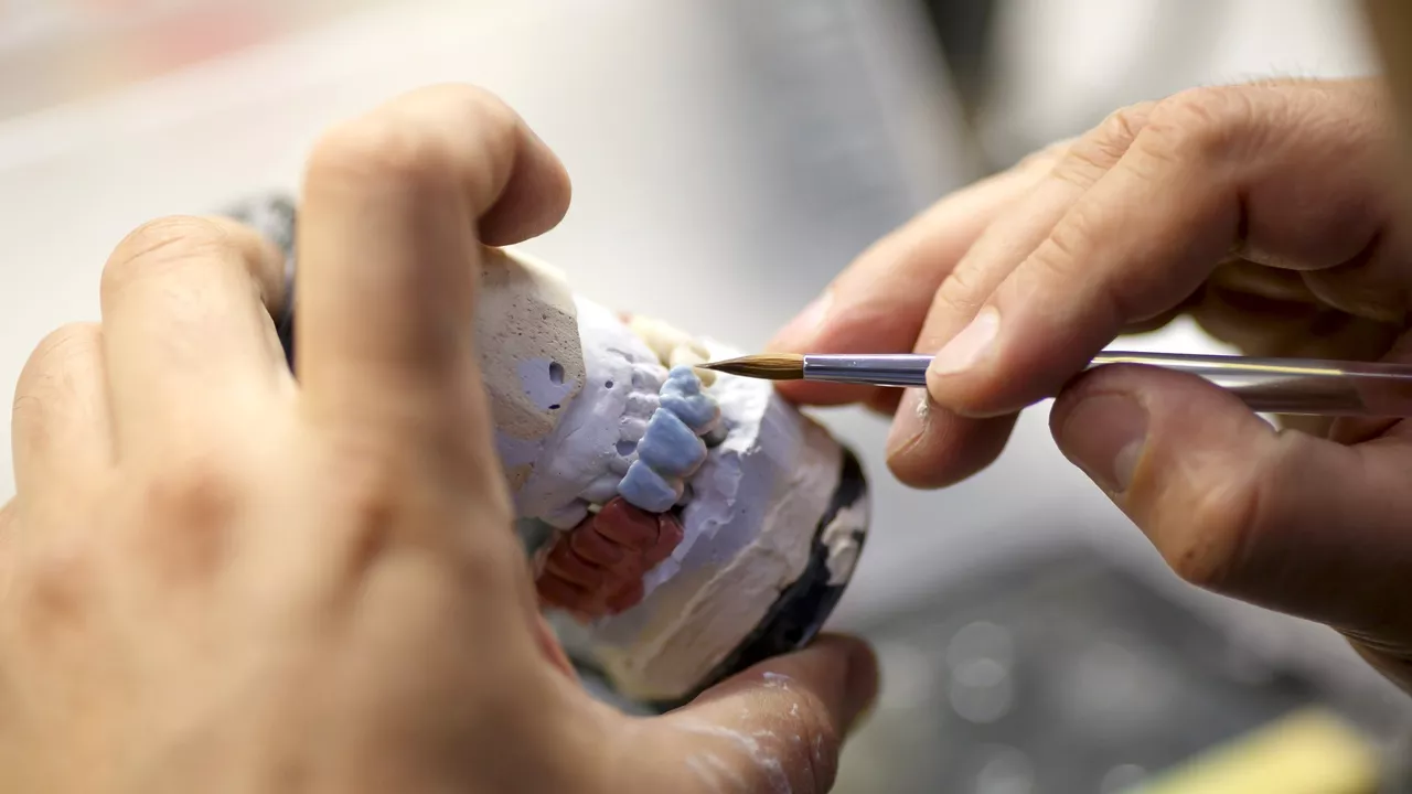 Алматыда стоматологиялық клиника 4,5 мыңнан астам адамға жалған қызмет көрсеткен