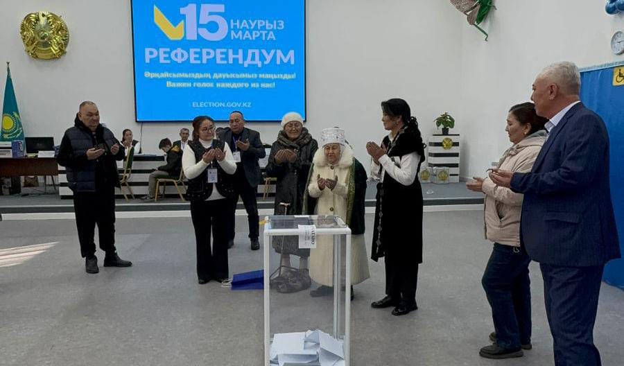 101 жастағы Алматы тұрғыны референдумда дауыс берді
