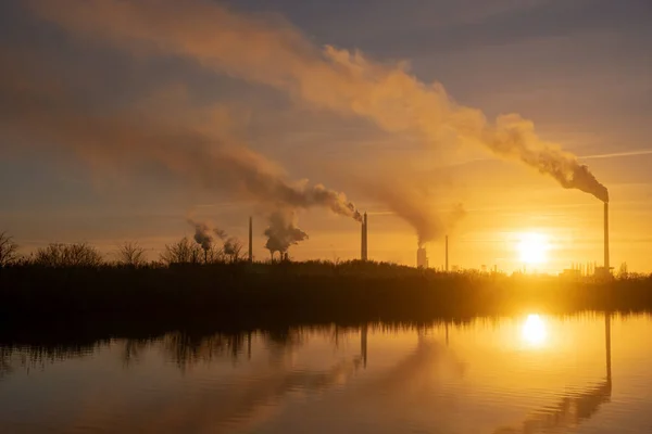 Синоптики предупредили жителей Алматы, Астаны и еще 8 городов