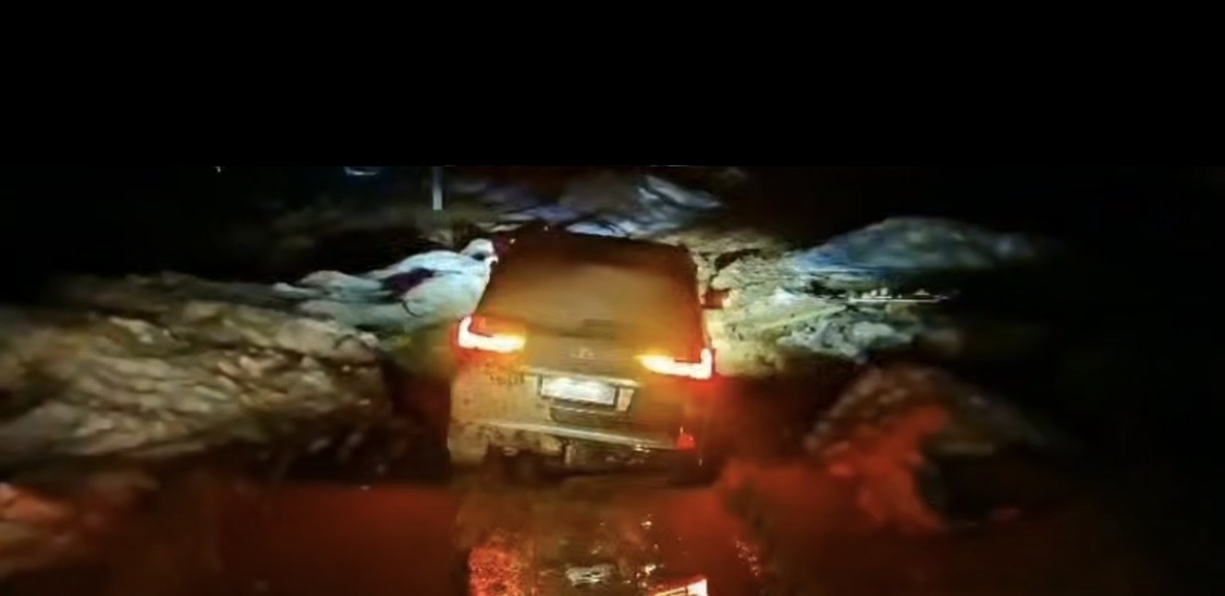 В Акмолинской области людей вытащили из грязевой ловушки