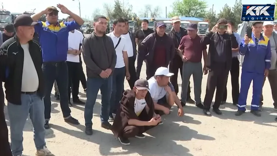 Шымкентте коммуналдық мекеменің көлік жүргізушілері жұмысқа шықпай қойды