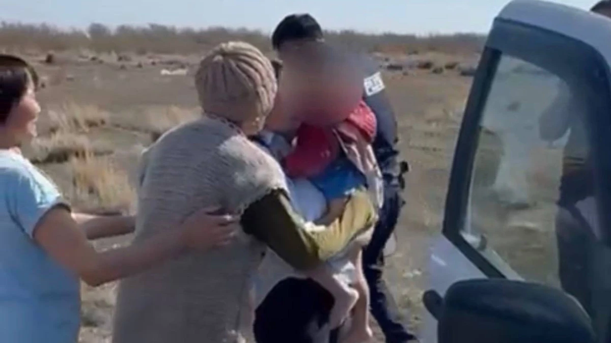 Абай облысында айдалада жалғыз жүрген балақай 3 шақырым жерден табылды