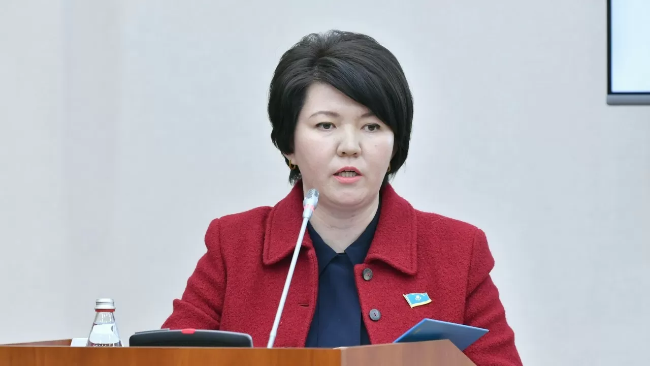 Мұғалімдер ұзақ күткен шешім қабылданды: Министр ұстаздардан сүйінші сұрады