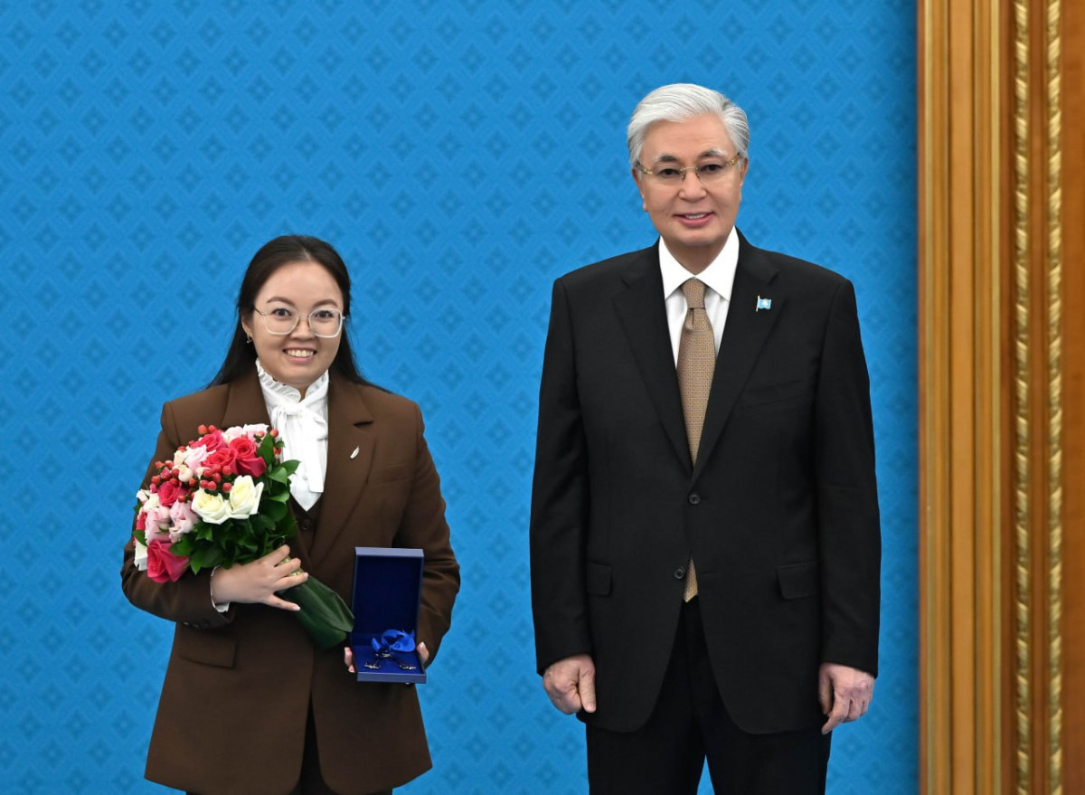 Мемлекет басшысы жас ғалымдарға пәтер сыйлады