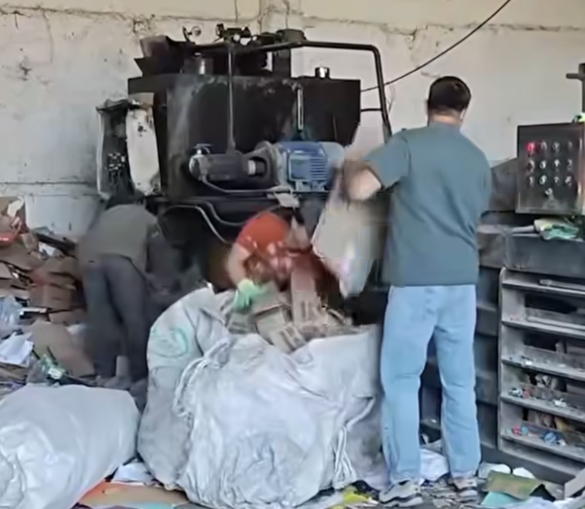 От мусора к бизнесу: житель Туркестанской области превратил отходы в источник дохода