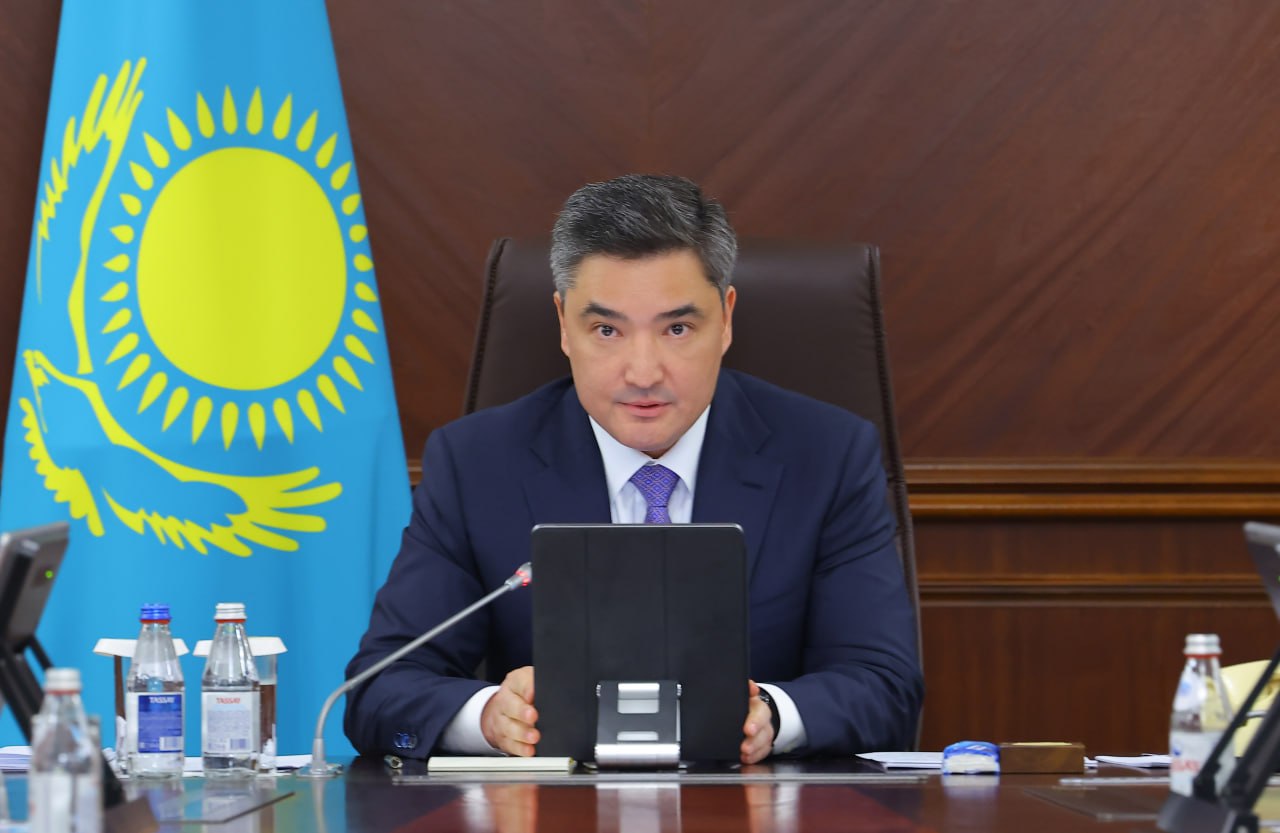 Бектенов поручил усилить контроль за ценами на продукты питания