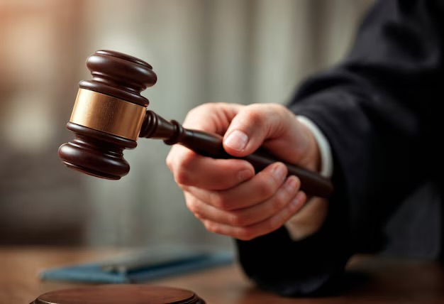 Подросток душил и унижал сверстника: суд в Семее оштрафовал мать студента за буллинг в колледже