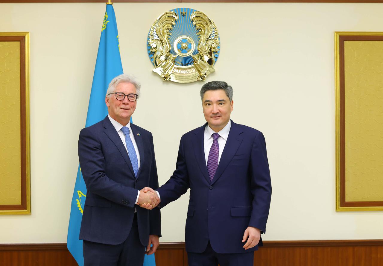 Бектенов встретился с представителем Air Products