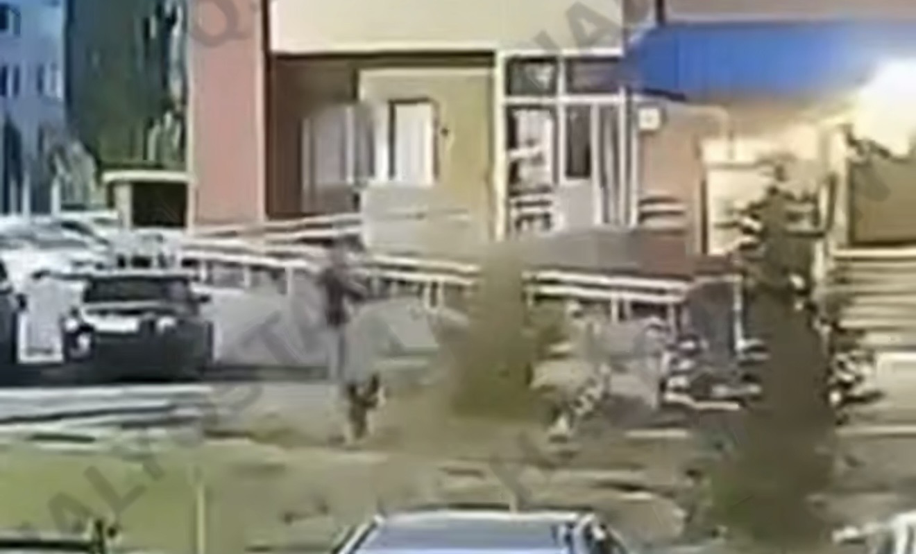 Вооруженный мужчина устроил переполох в одном из районов Семея